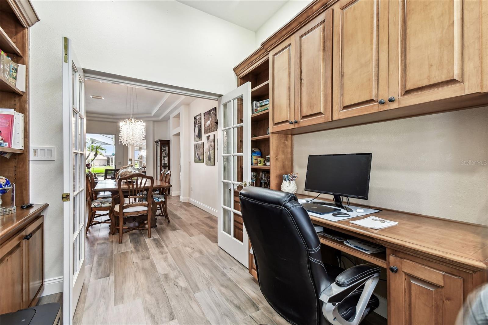 Listing photo id 43 for 10310 Millport Drive