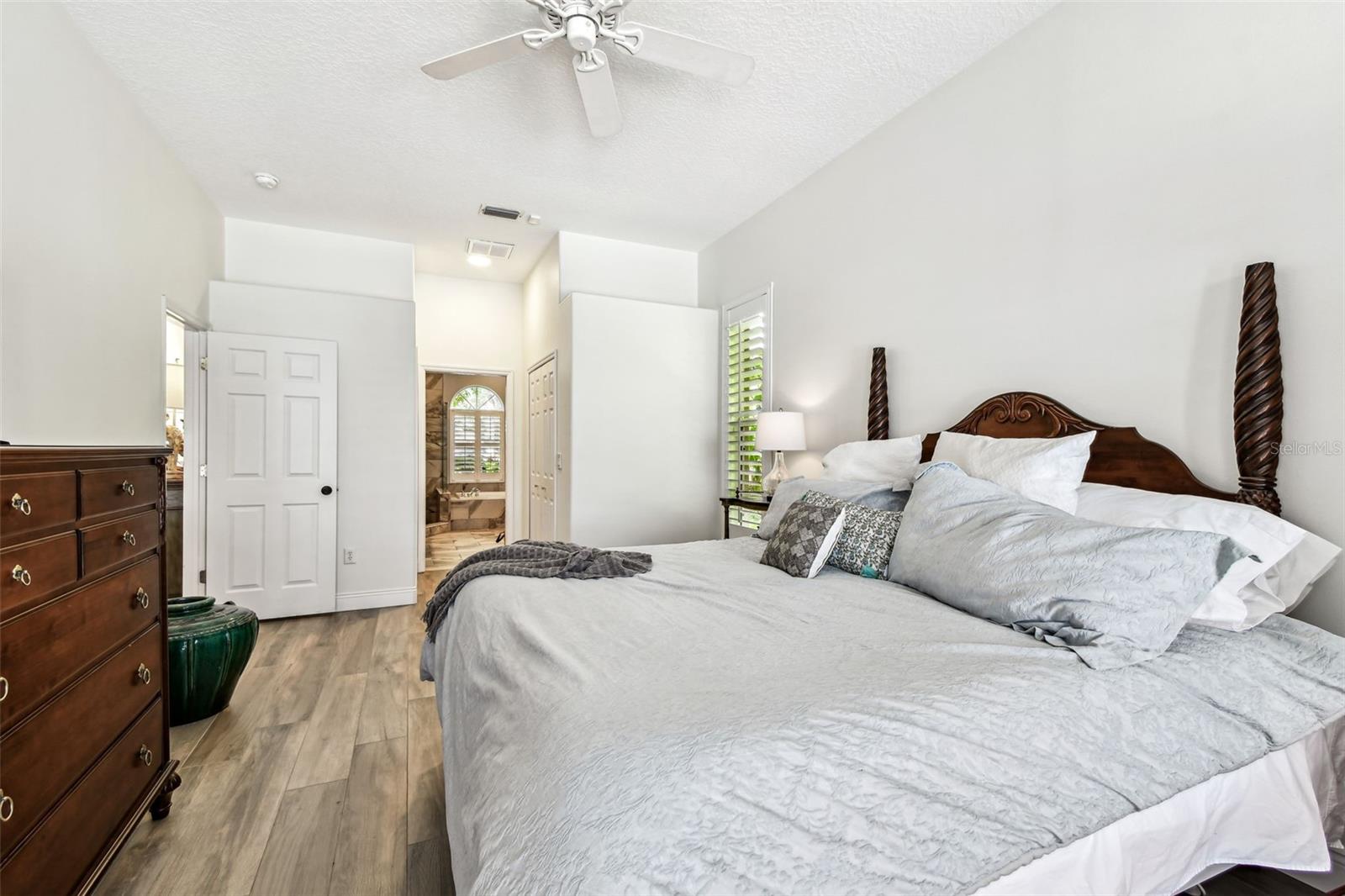 Listing photo id 44 for 10310 Millport Drive