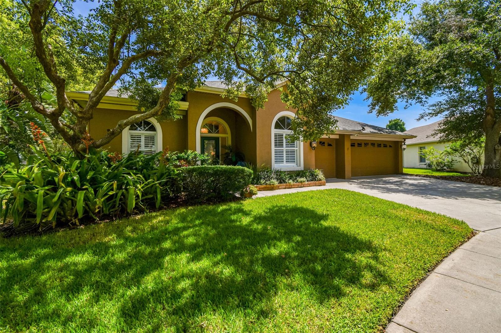 Listing photo id 3 for 10310 Millport Drive