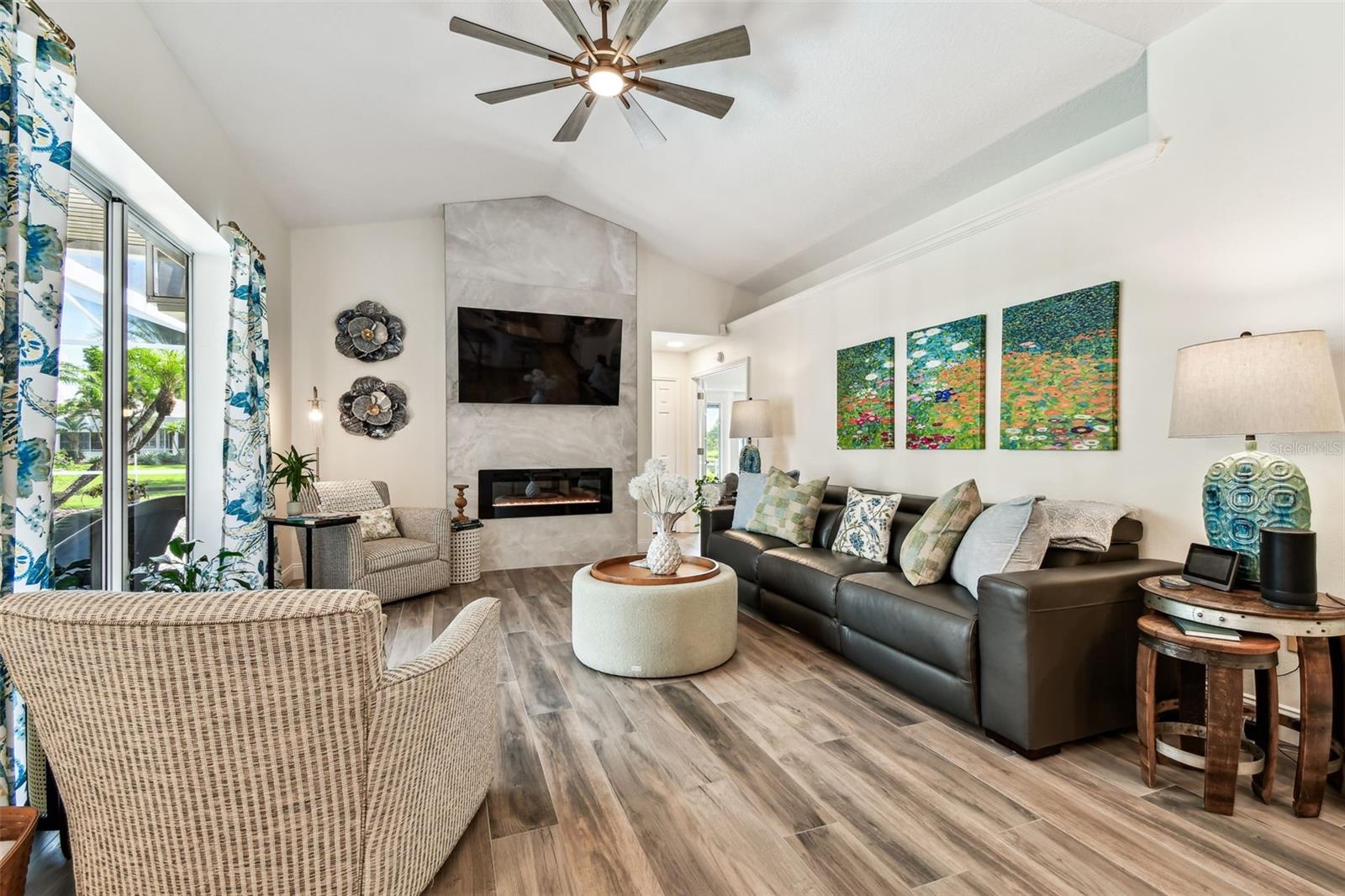 Listing photo id 7 for 10310 Millport Drive