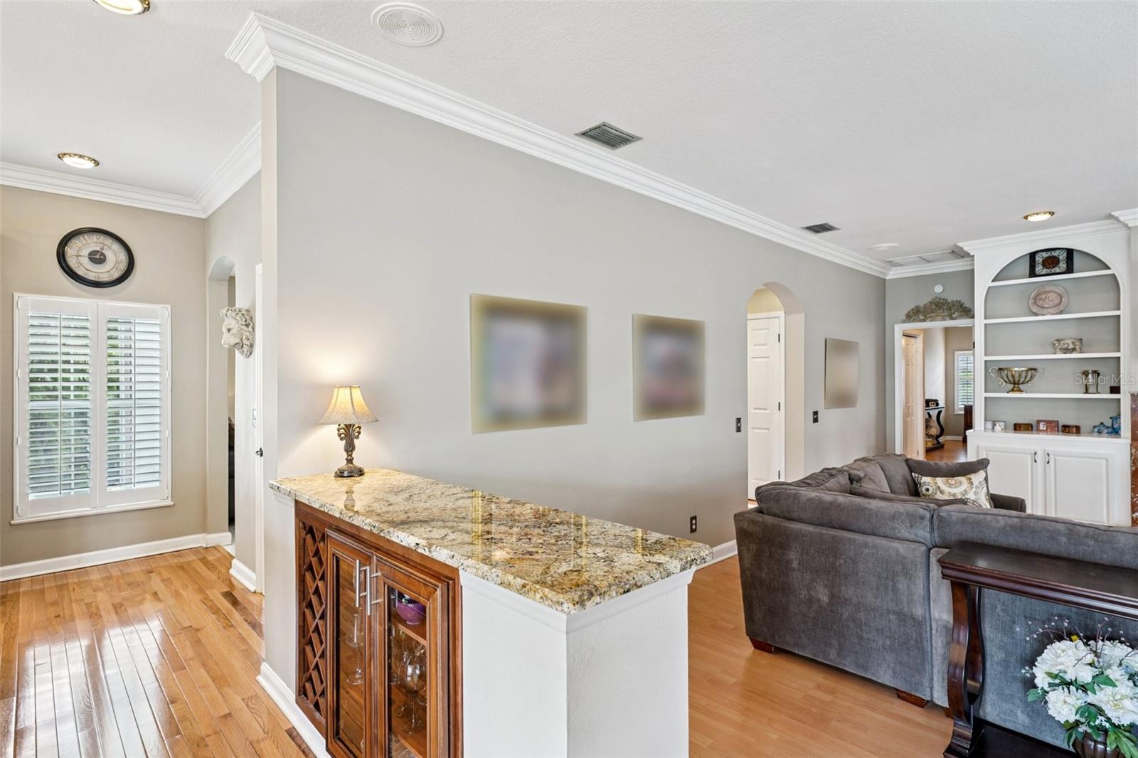 Listing photo id 10 for 4535 Beachway Drive