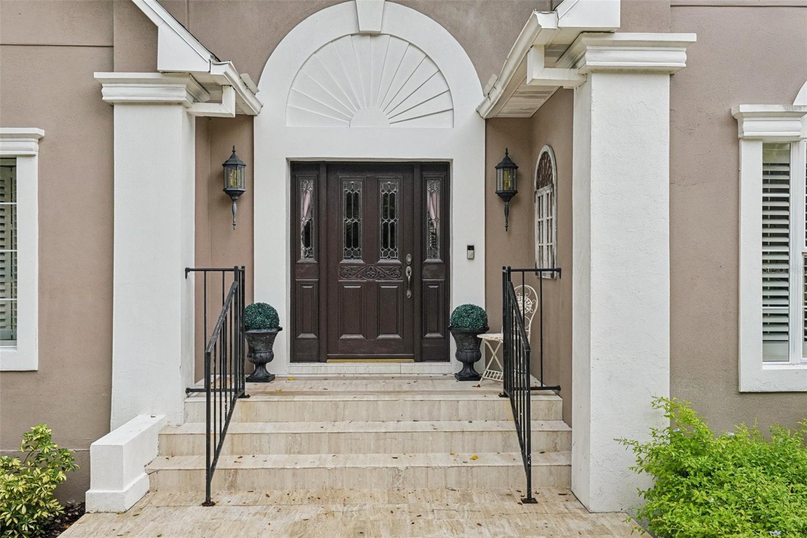 Listing photo id 0 for 4535 Beachway Drive