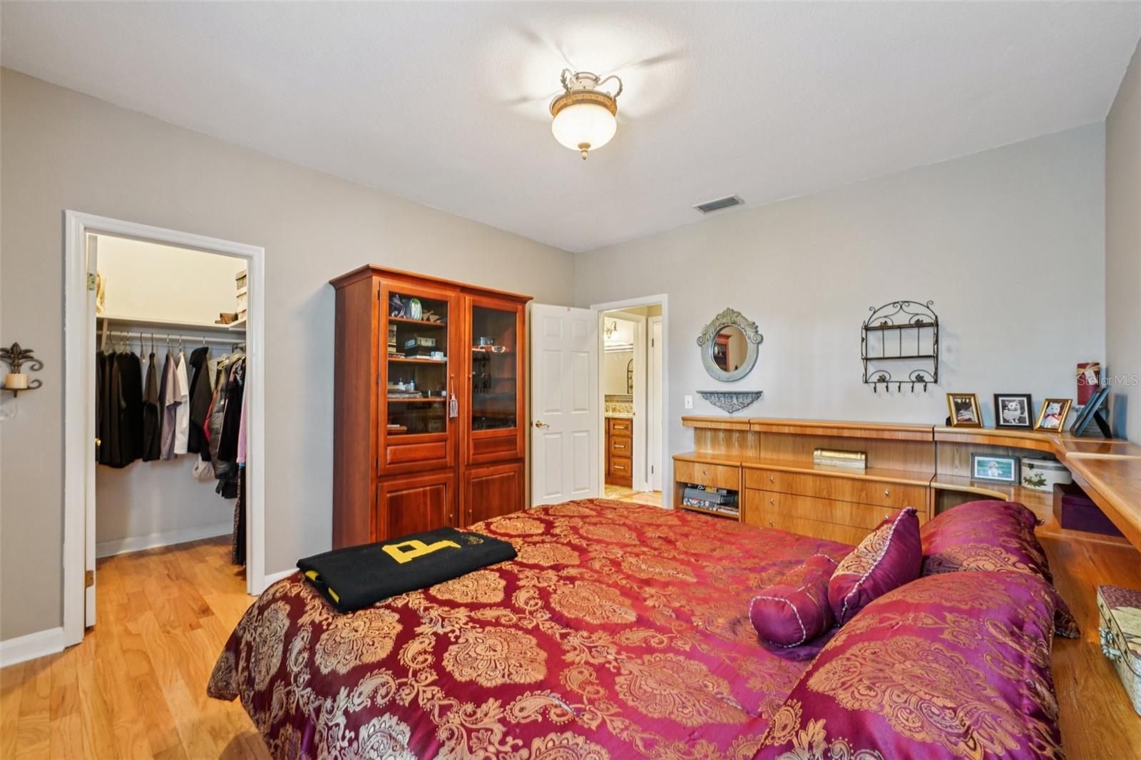 Listing photo id 23 for 4535 Beachway Drive