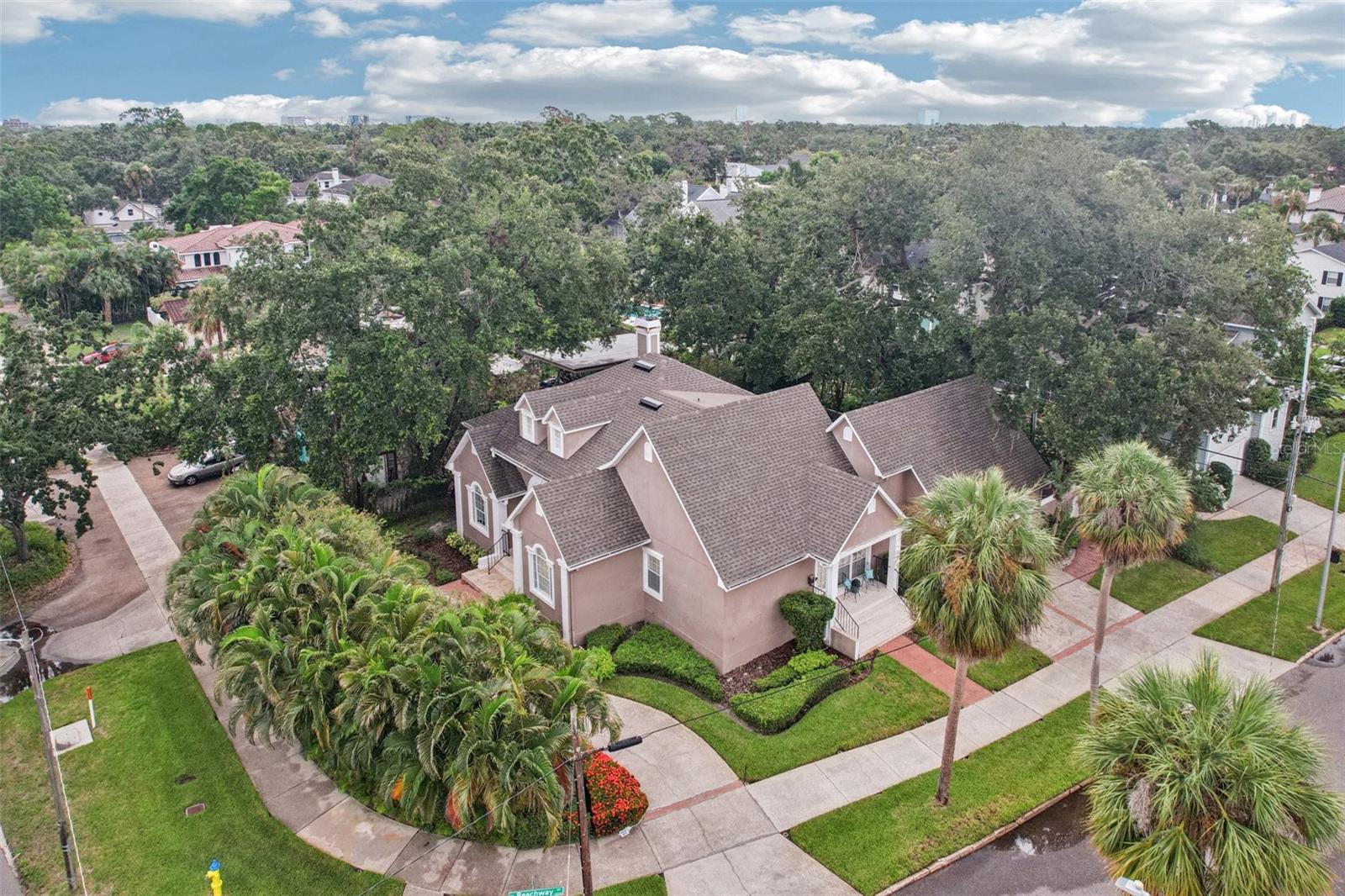 Listing photo id 32 for 4535 Beachway Drive