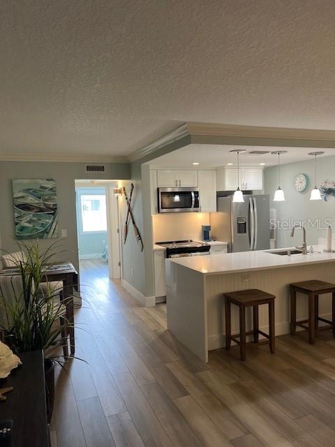 Image 7 of 19 For 225 104th Avenue 102
