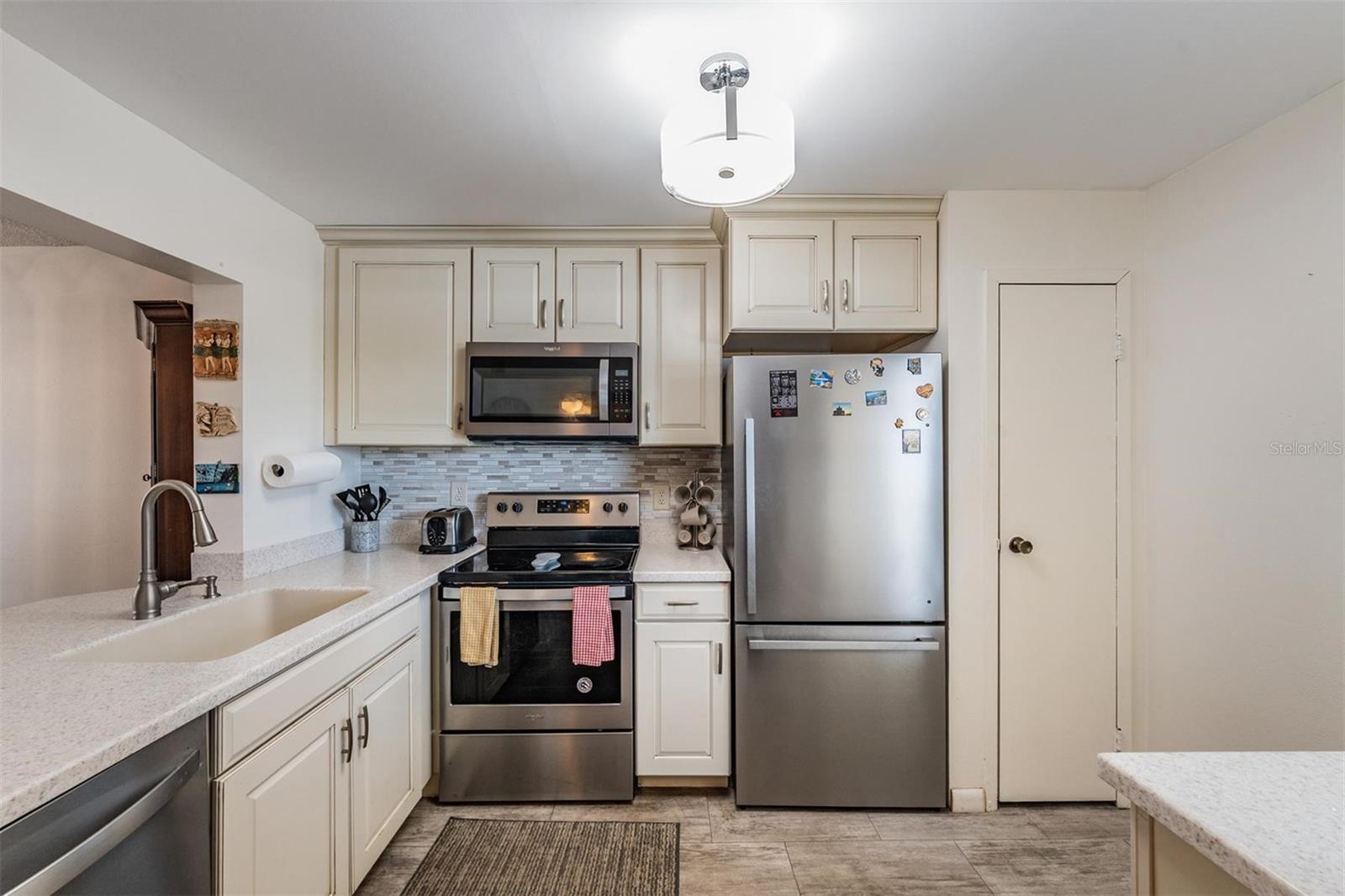 Image 11 of 29 For 12300 Vonn Road 7205