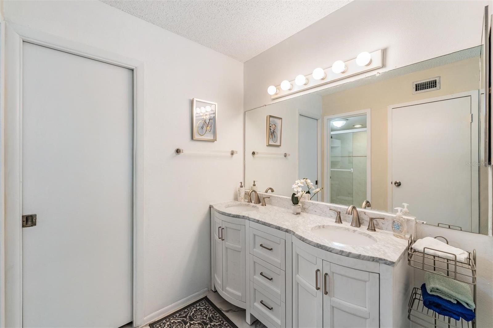 Image 19 of 29 For 12300 Vonn Road 7205