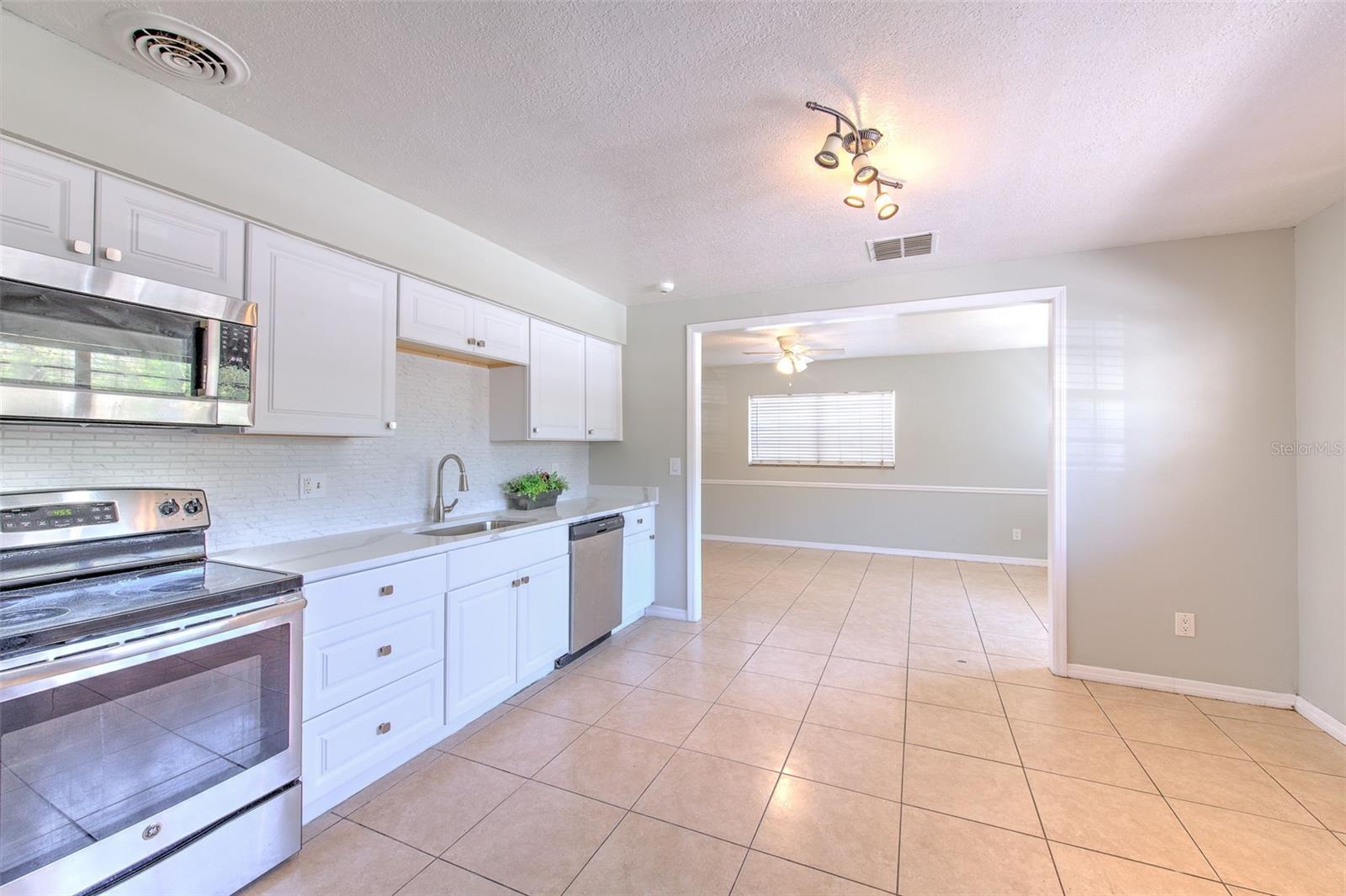 Image 10 of 33 For 10928 15th Street