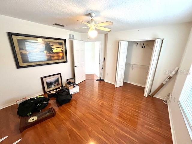 Listing photo id 10 for 5439 Bluepoint Drive