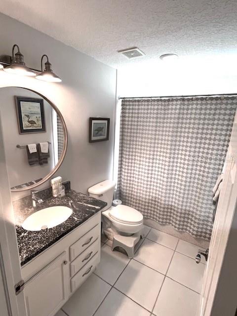 Listing photo id 12 for 5439 Bluepoint Drive