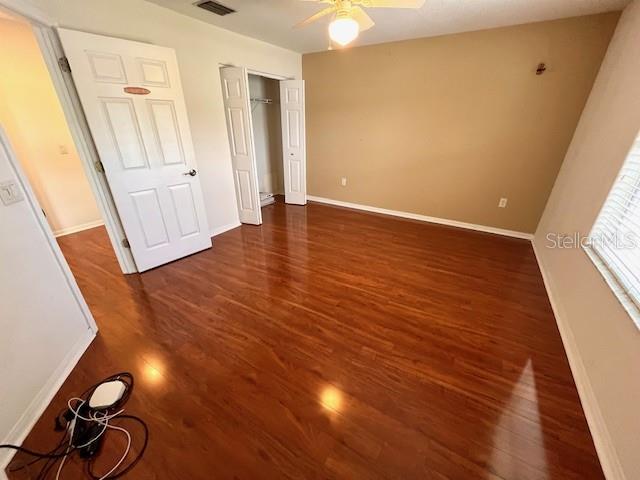 Listing photo id 13 for 5439 Bluepoint Drive