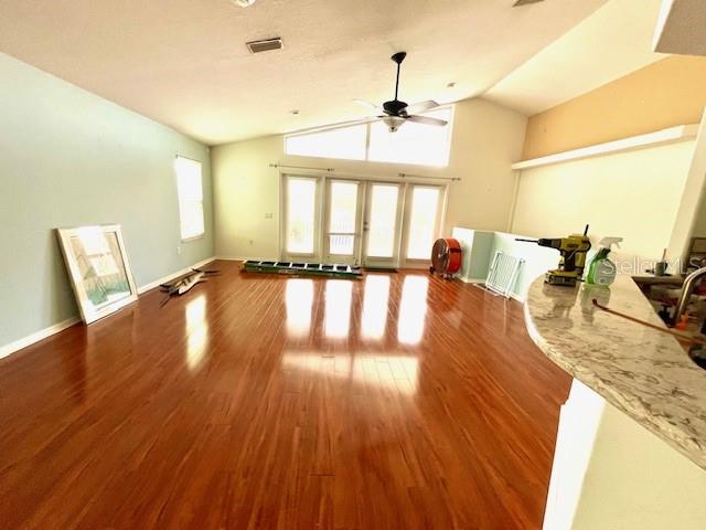 Listing photo id 20 for 5439 Bluepoint Drive
