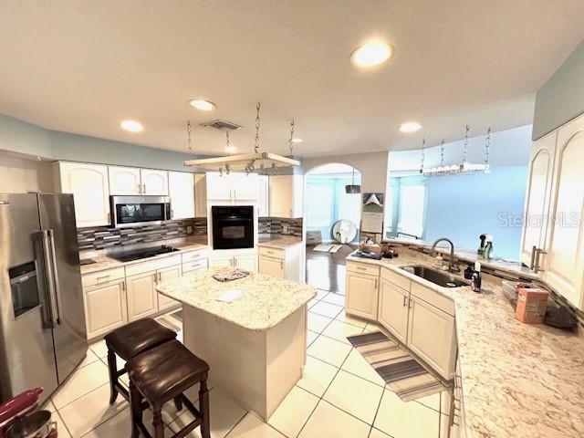 Listing photo id 23 for 5439 Bluepoint Drive