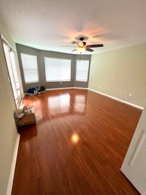Listing photo id 27 for 5439 Bluepoint Drive