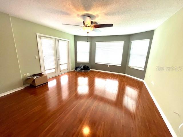 Listing photo id 28 for 5439 Bluepoint Drive