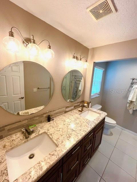 Listing photo id 31 for 5439 Bluepoint Drive