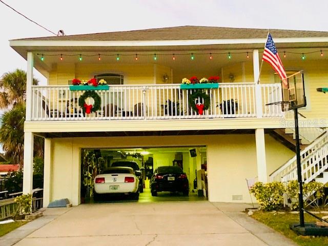 Listing photo id 2 for 5439 Bluepoint Drive