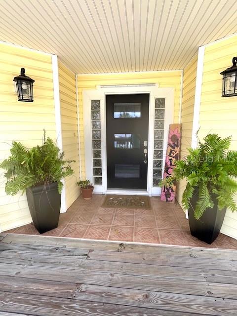 Listing photo id 3 for 5439 Bluepoint Drive