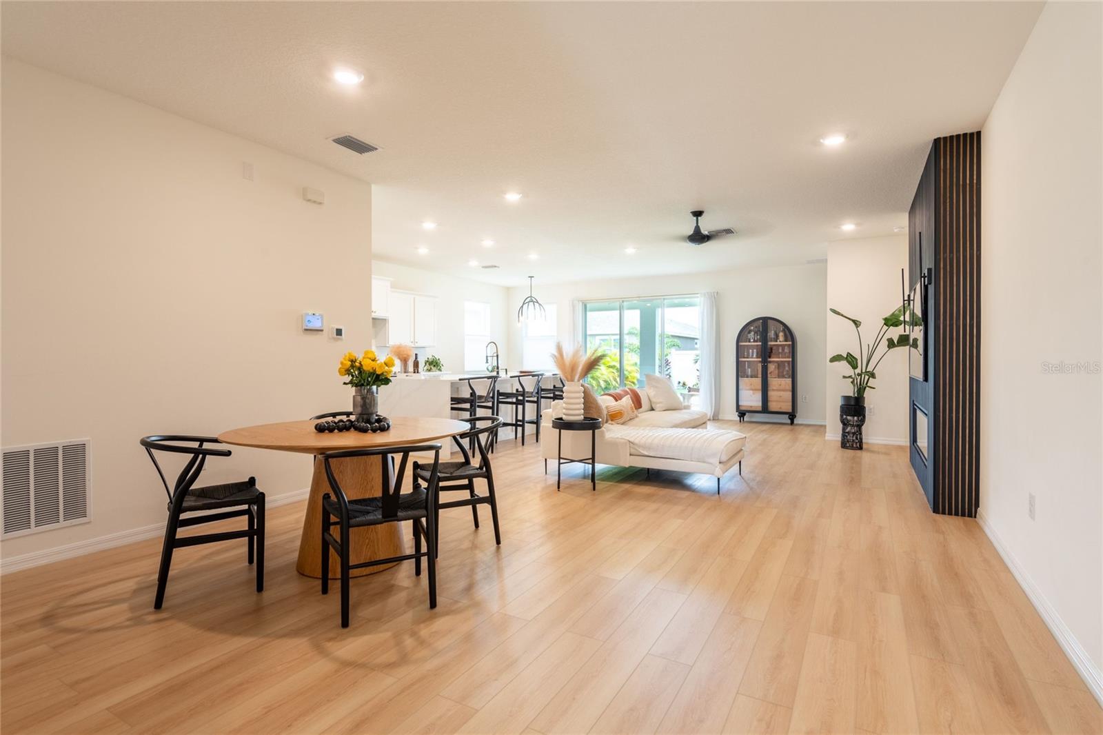 Image 7 of 33 For 13372 Waterleaf Garden Circle
