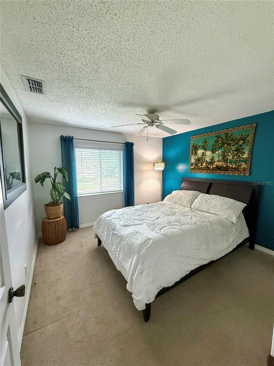 Listing photo id 21 for 3001 Bough Avenue D