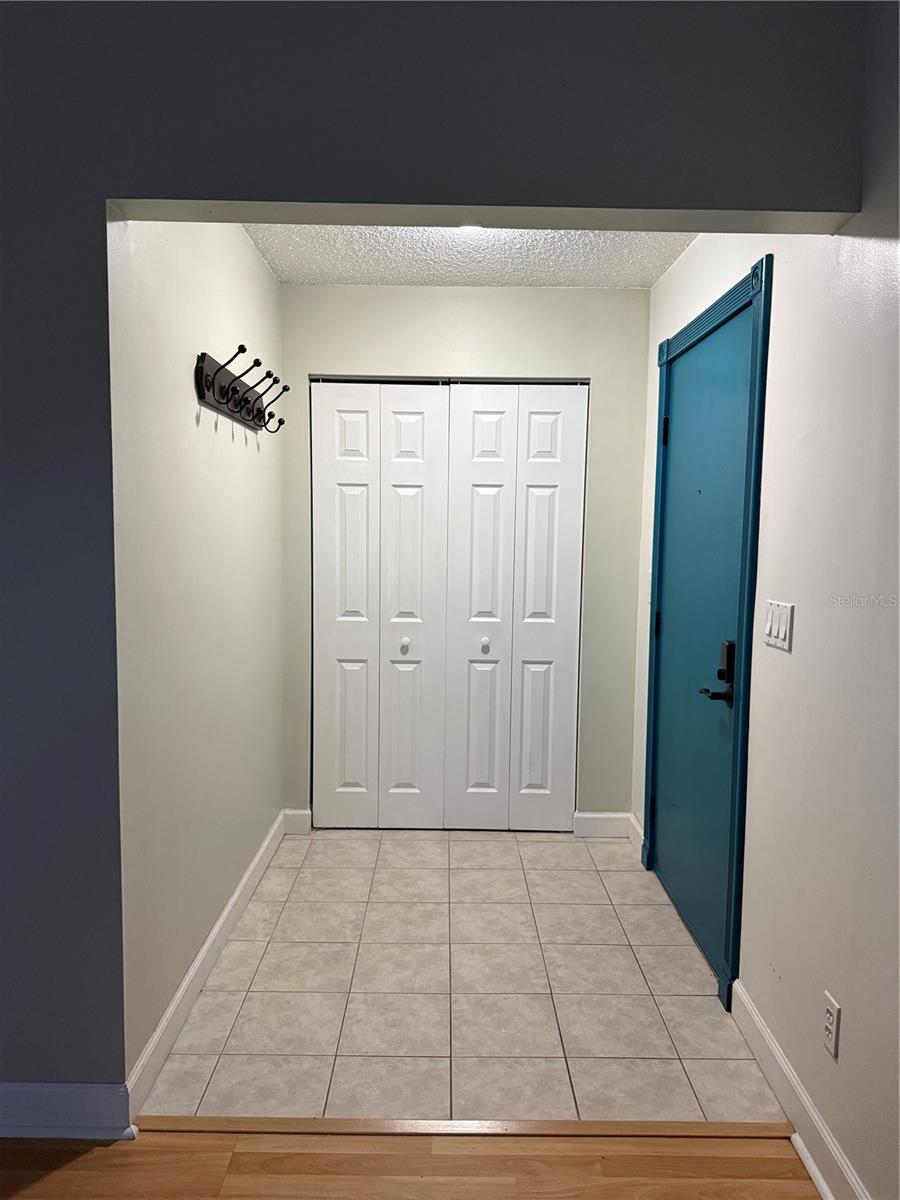 Listing photo id 4 for 3001 Bough Avenue D