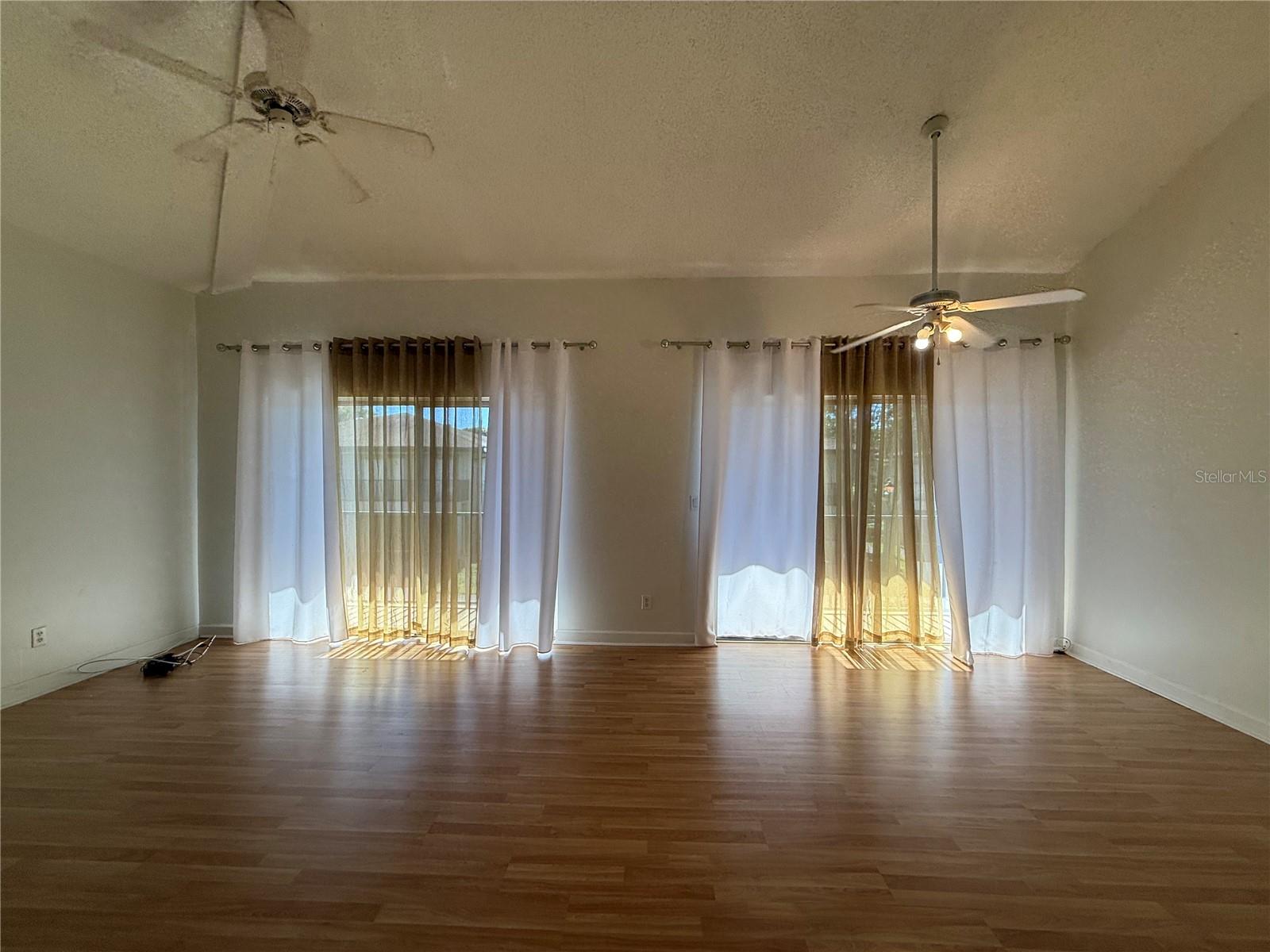 Listing photo id 7 for 3001 Bough Avenue D