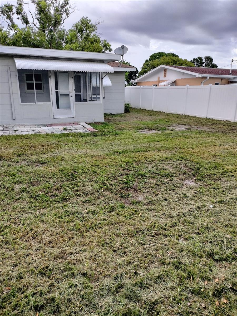 Image 26 of 30 For 11474 76th Avenue