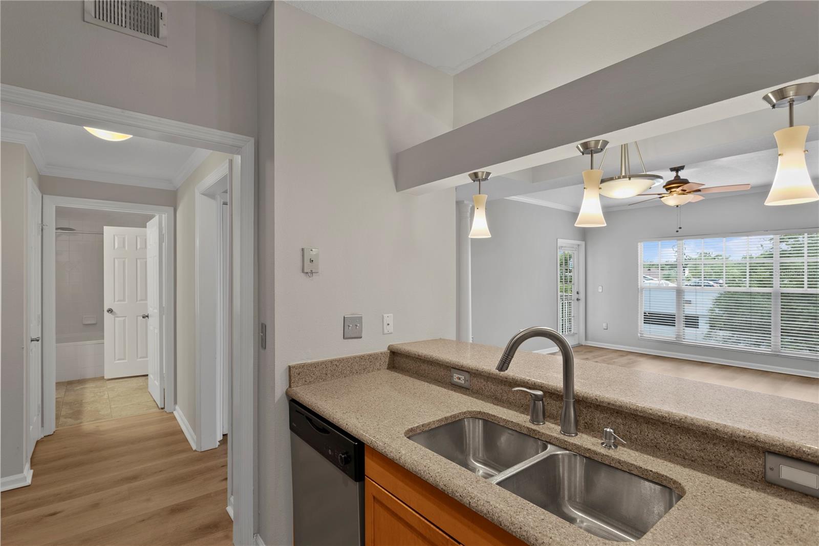 Image 10 of 28 For 800 Dakota Avenue 315