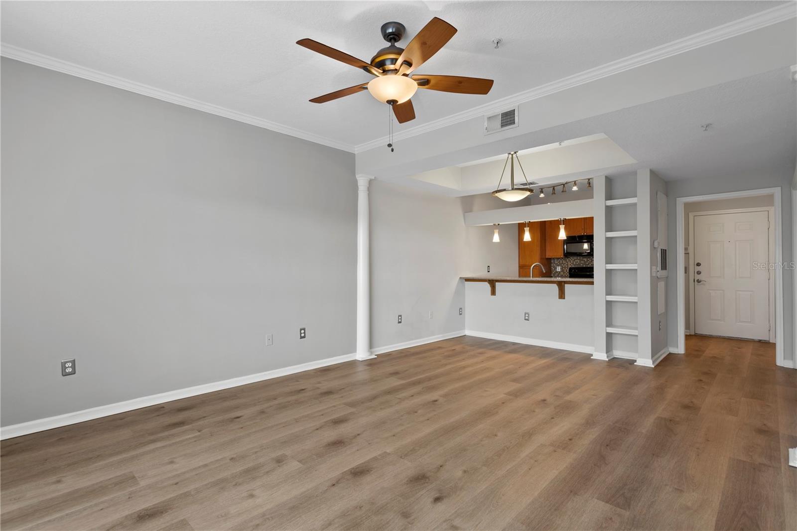 Image 11 of 28 For 800 Dakota Avenue 315