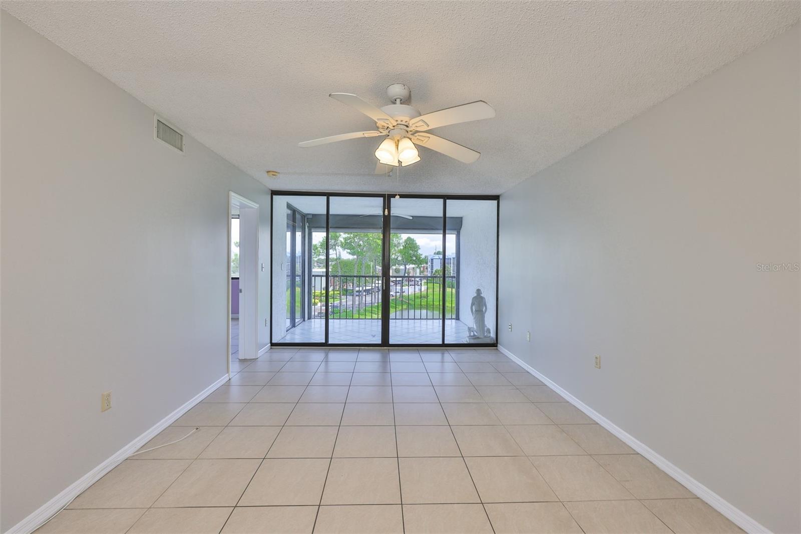 Image 11 of 50 For 2424 Tampa Bay Boulevard L301