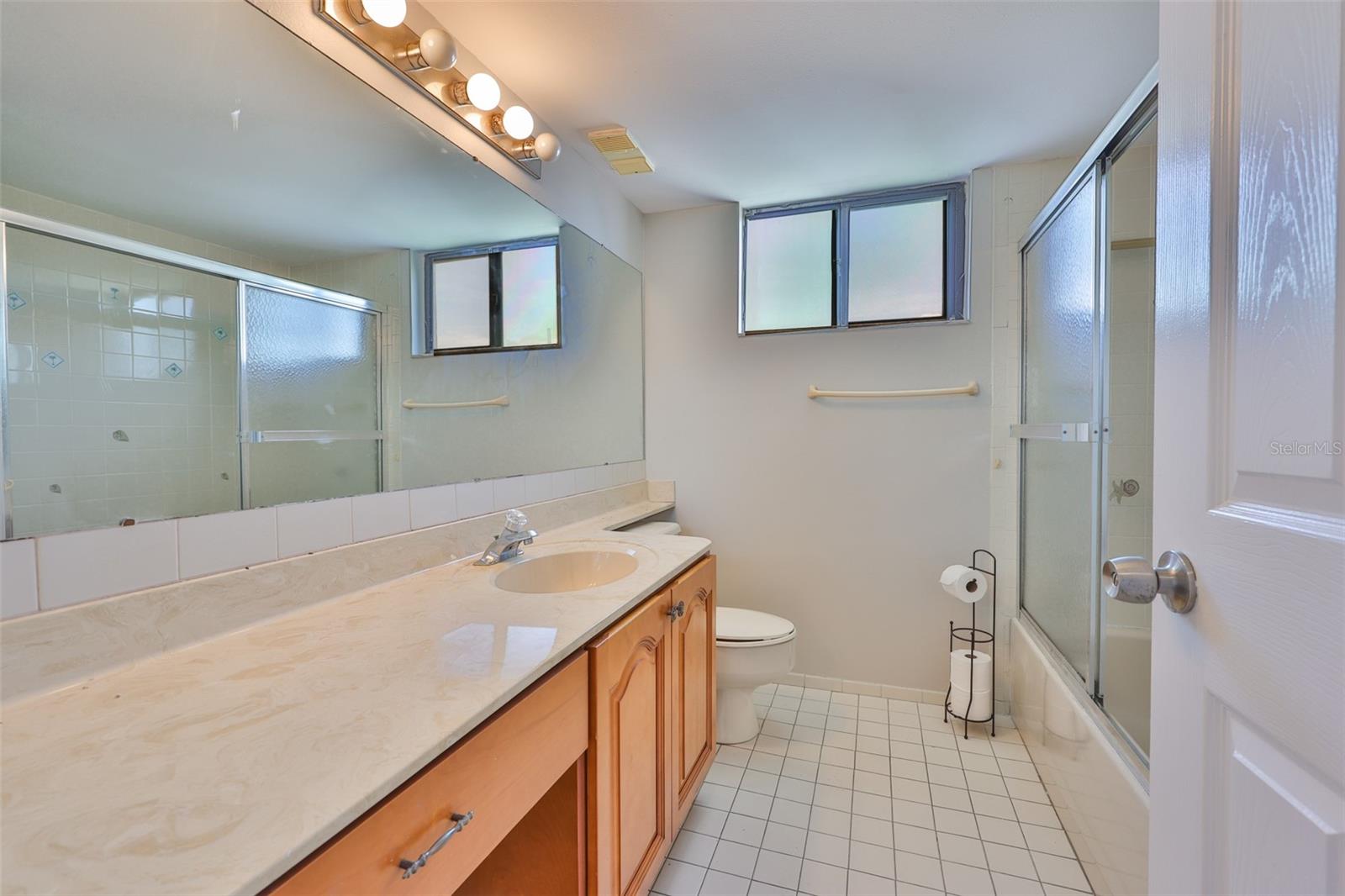 Image 23 of 50 For 2424 Tampa Bay Boulevard L301