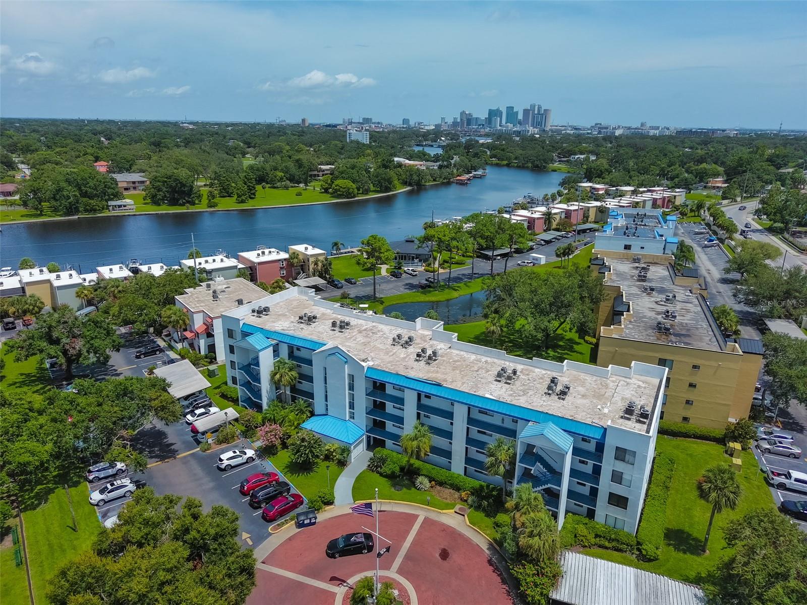 Image 47 of 50 For 2424 Tampa Bay Boulevard L301