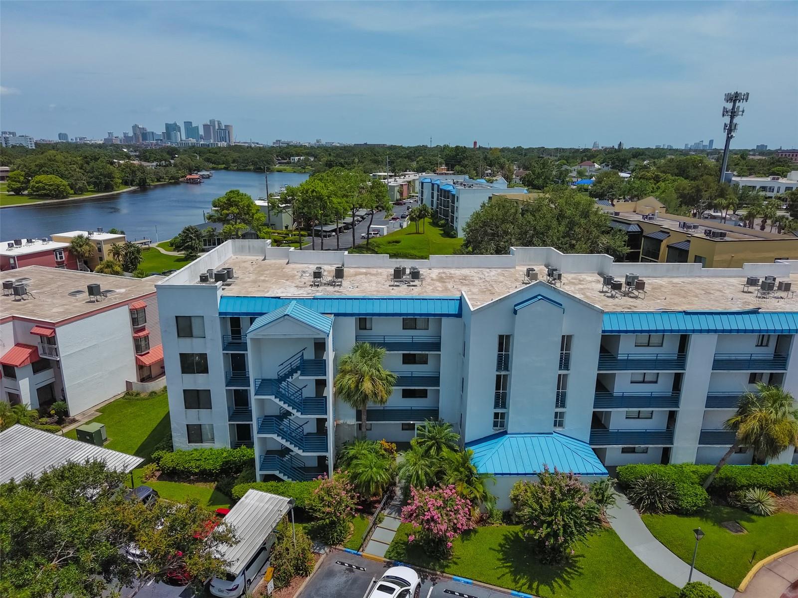 Image 49 of 50 For 2424 Tampa Bay Boulevard L301