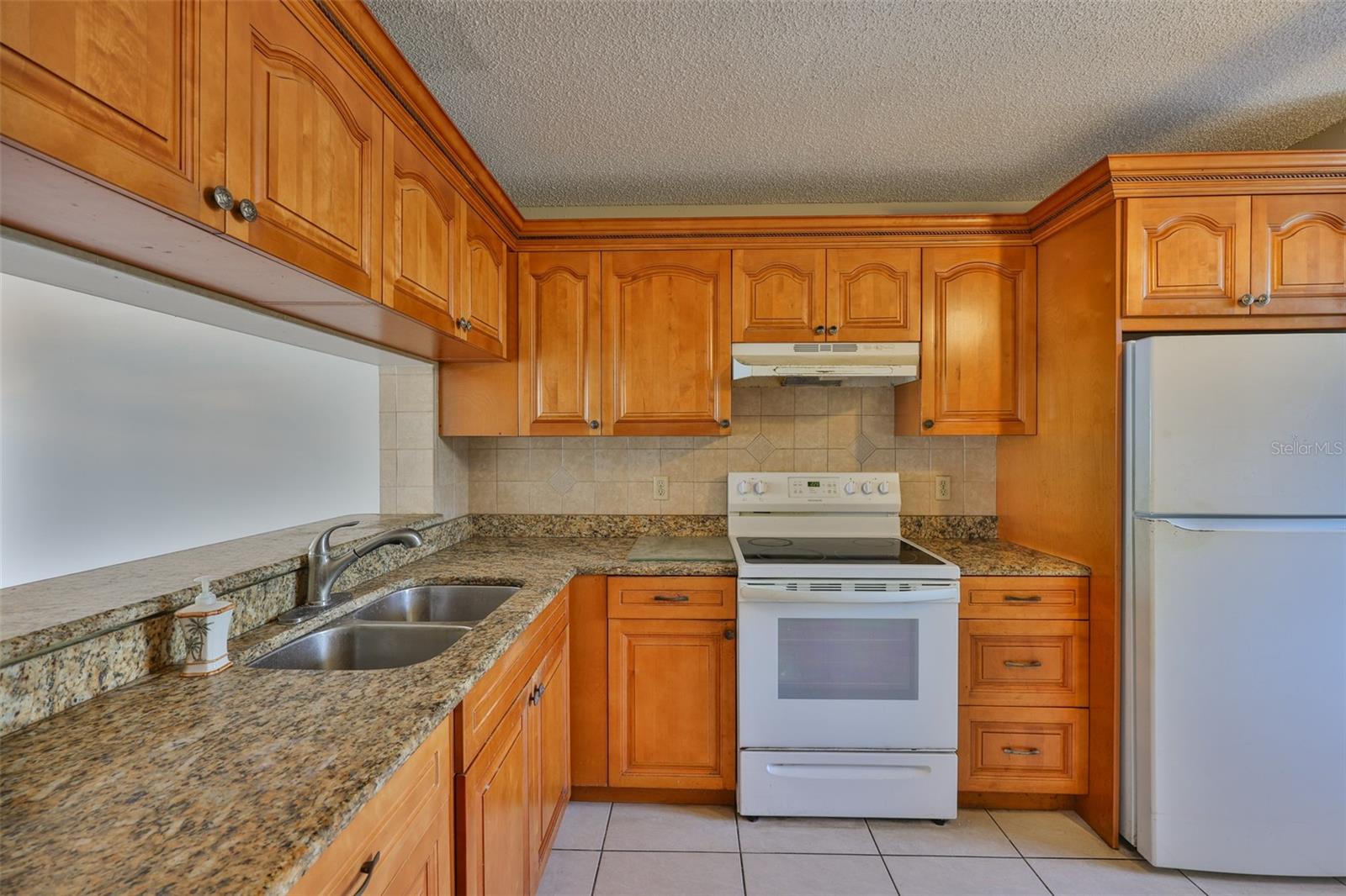 Image 5 of 50 For 2424 Tampa Bay Boulevard L301