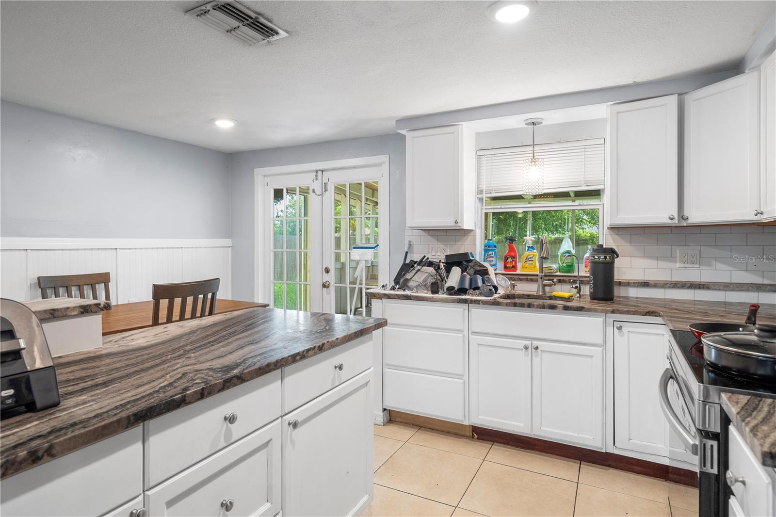 Image 14 of 42 For 4624 Belfast Drive