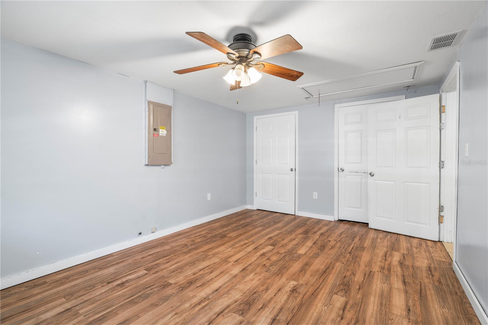 Image 20 of 42 For 4624 Belfast Drive