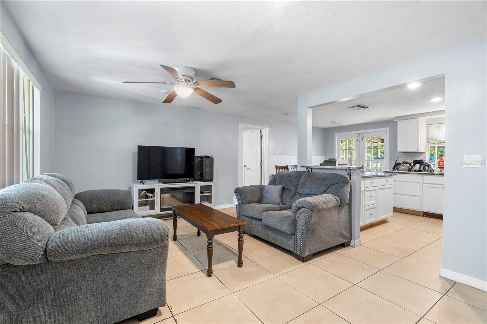 Image 3 of 42 For 4624 Belfast Drive