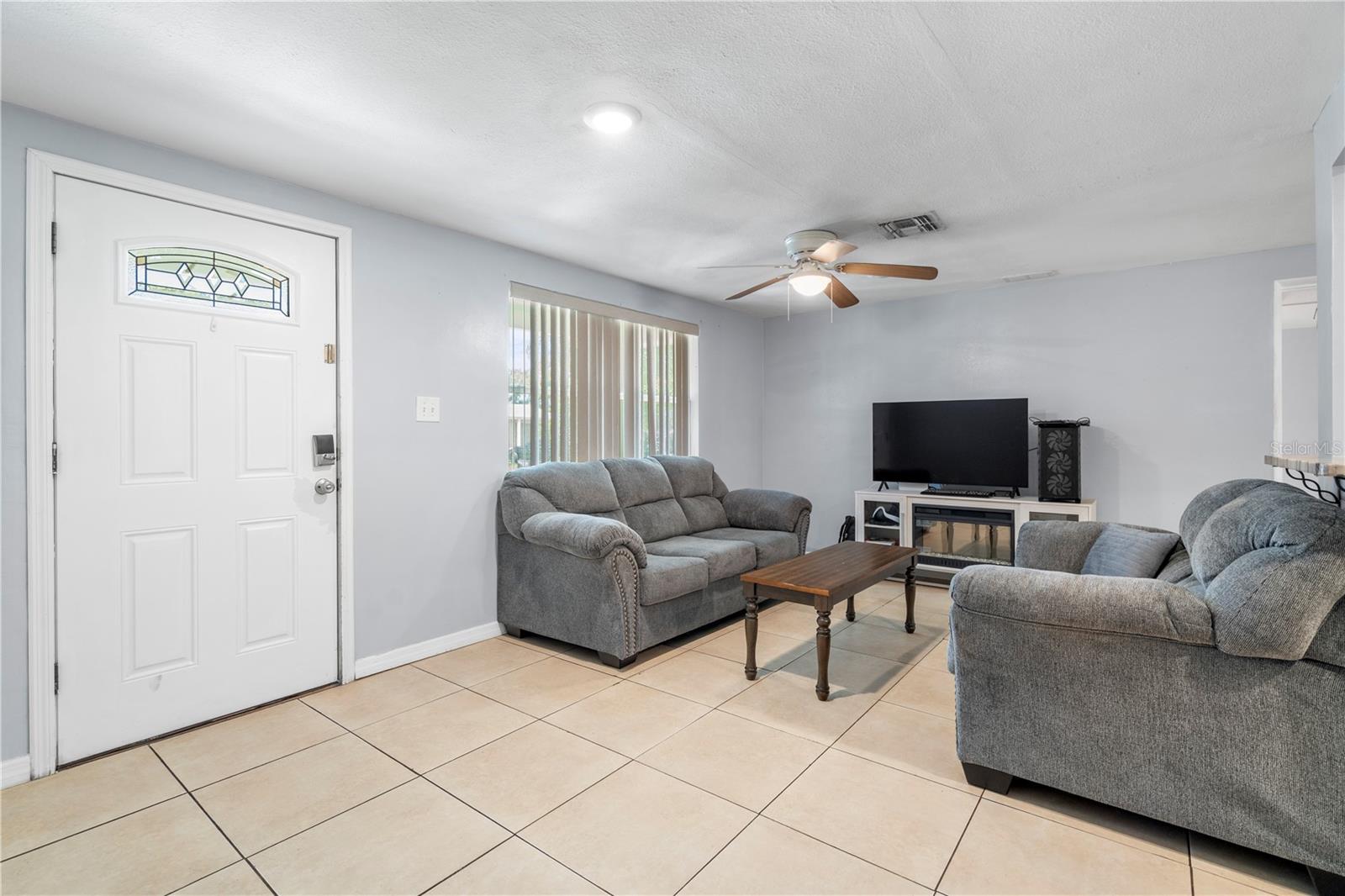 Image 4 of 42 For 4624 Belfast Drive