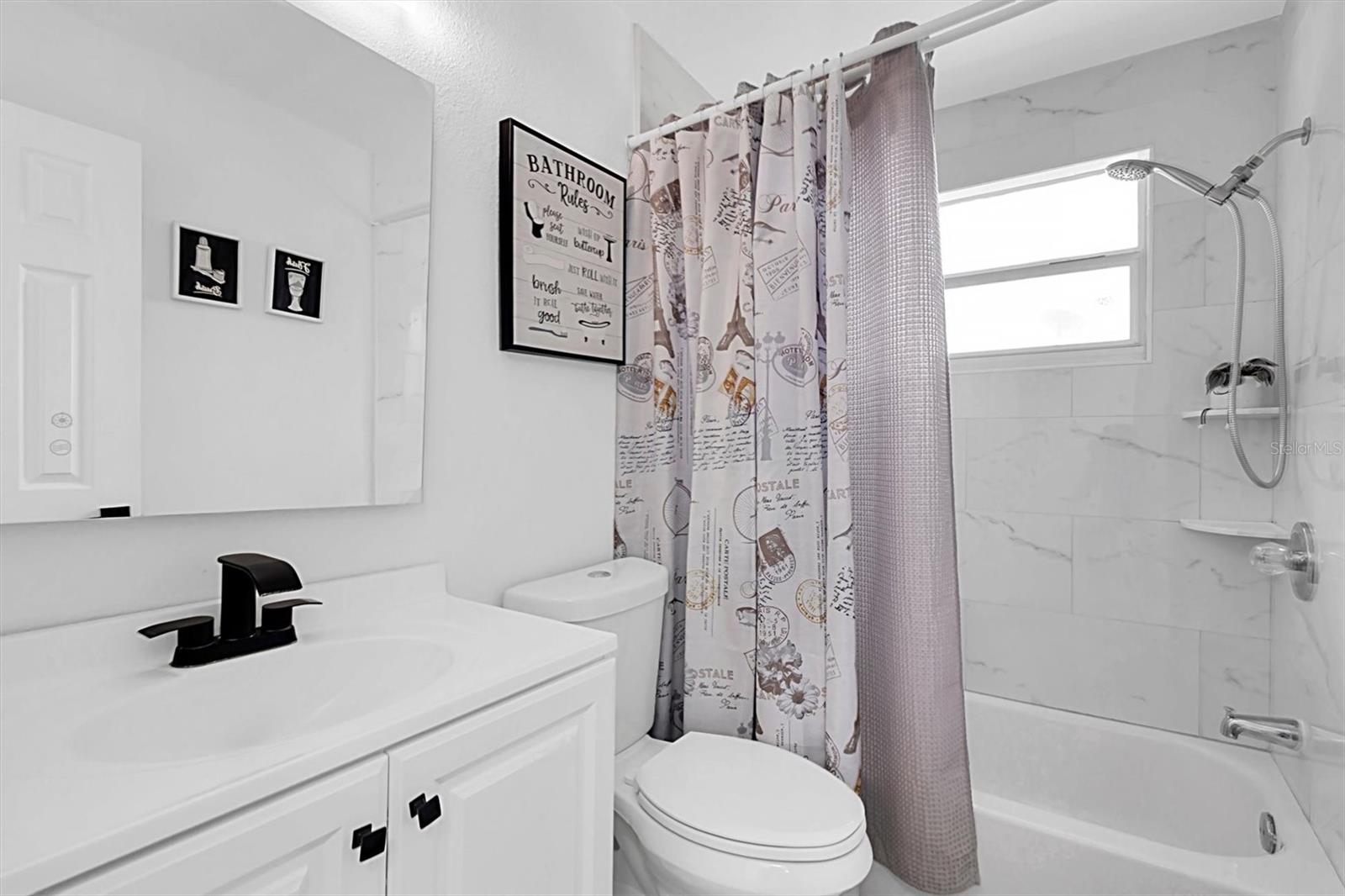 Listing photo id 15 for 10633 Raffia Drive