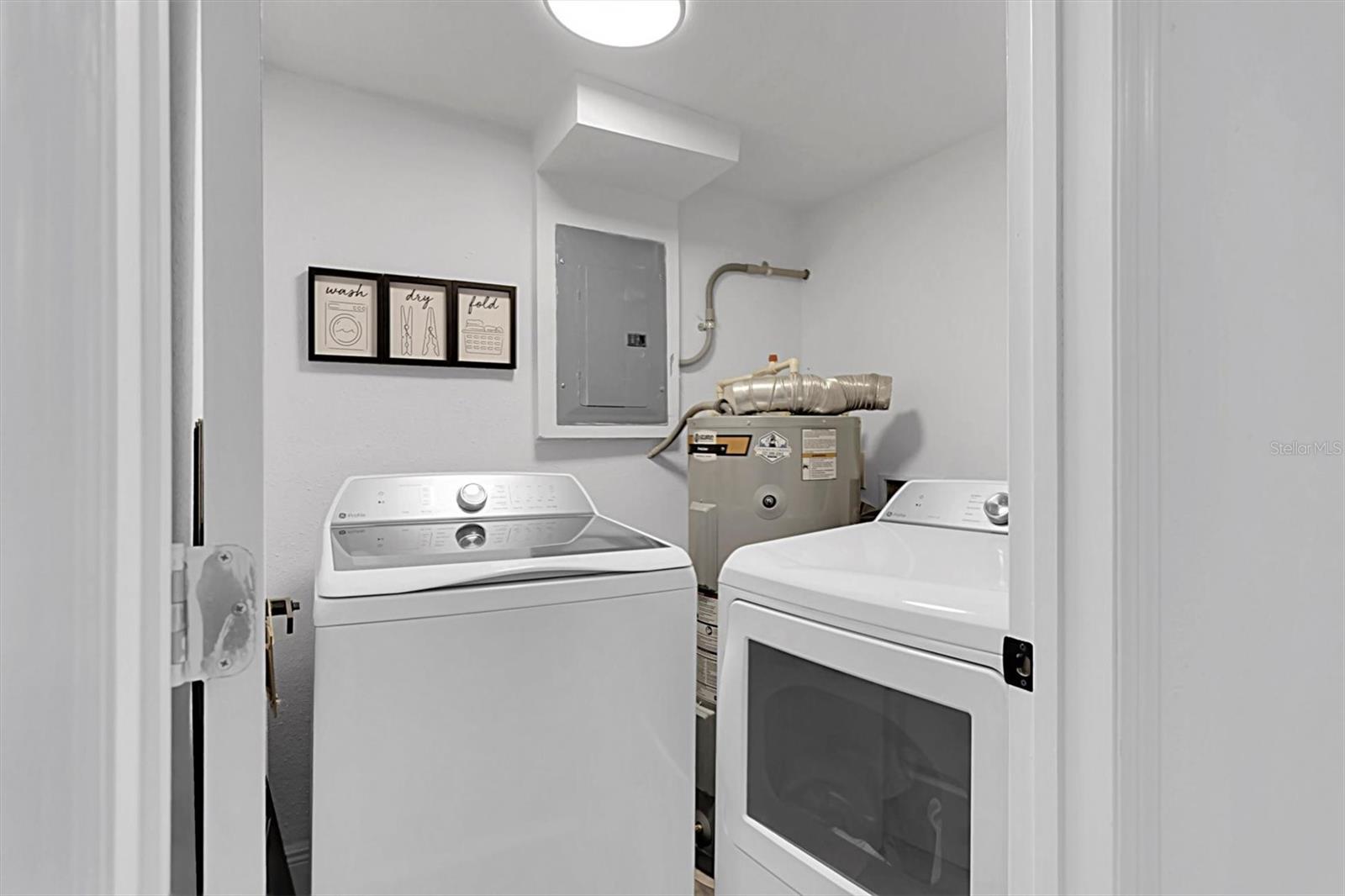 Listing photo id 21 for 10633 Raffia Drive