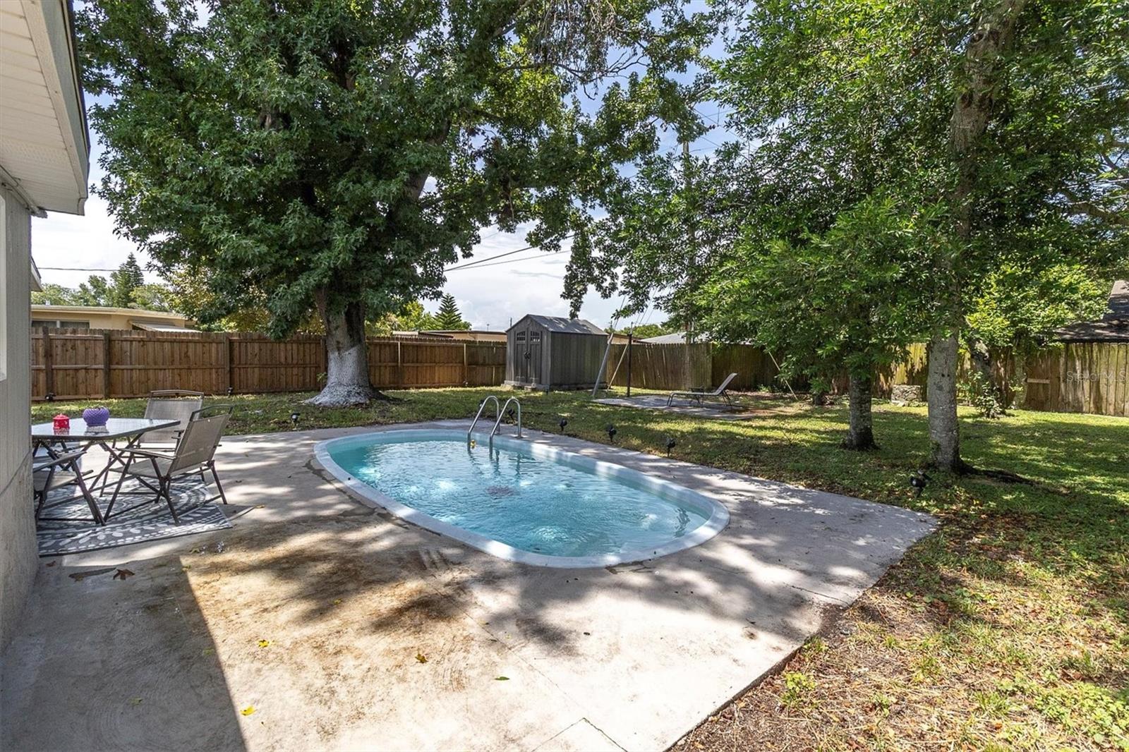 Listing photo id 24 for 10633 Raffia Drive