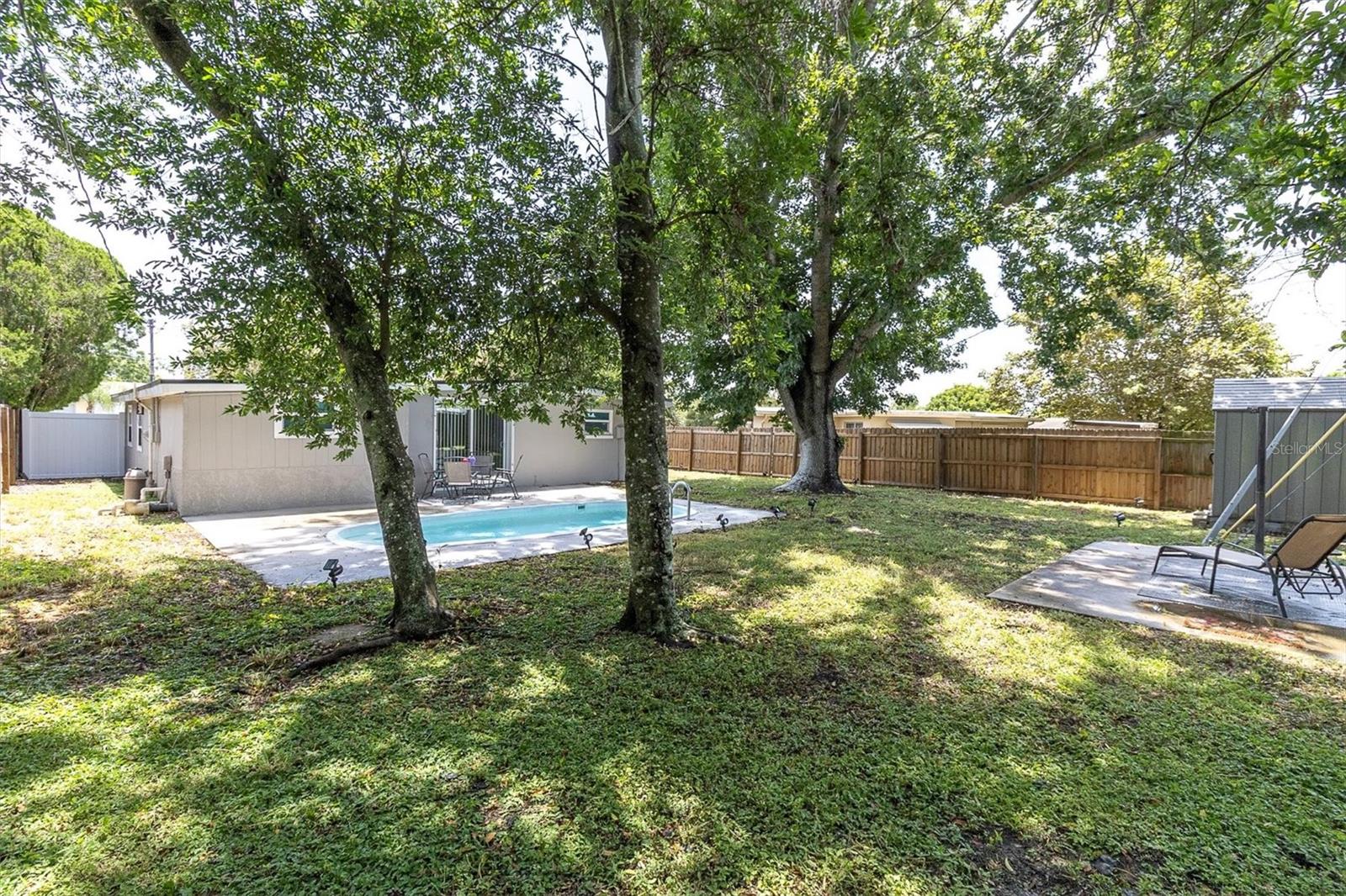 Listing photo id 27 for 10633 Raffia Drive