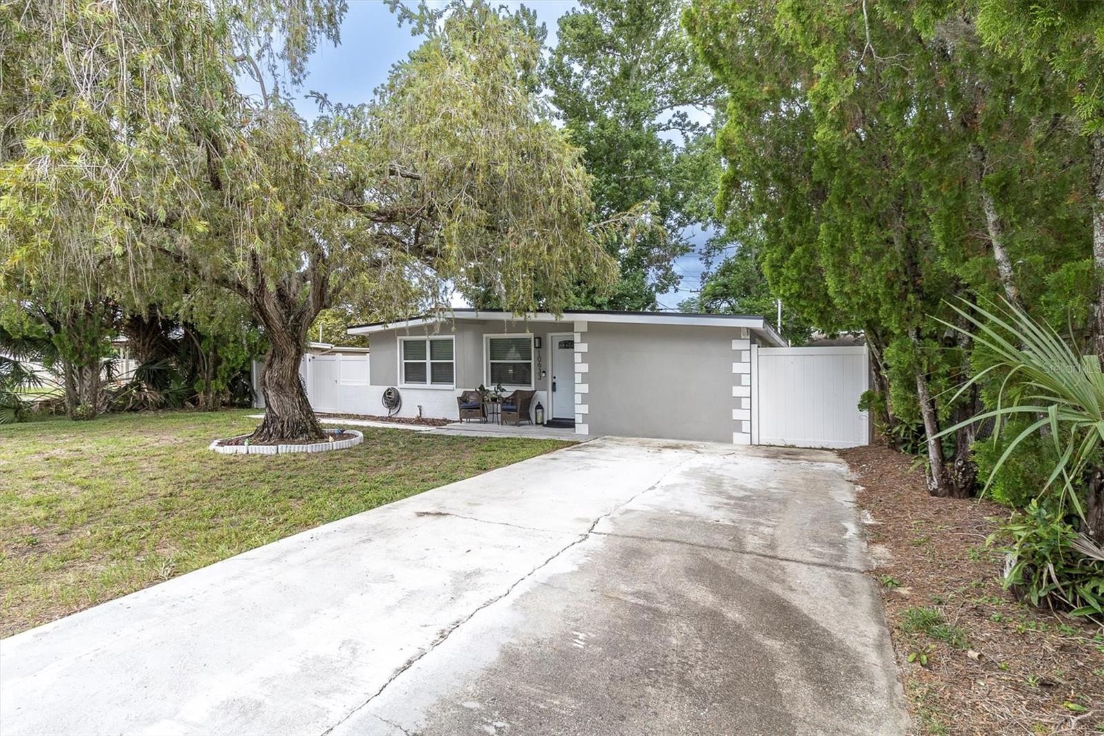 Listing photo id 28 for 10633 Raffia Drive