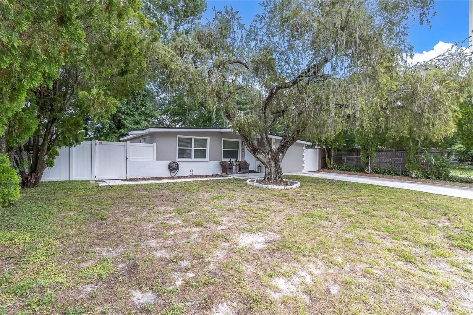 Listing photo id 29 for 10633 Raffia Drive