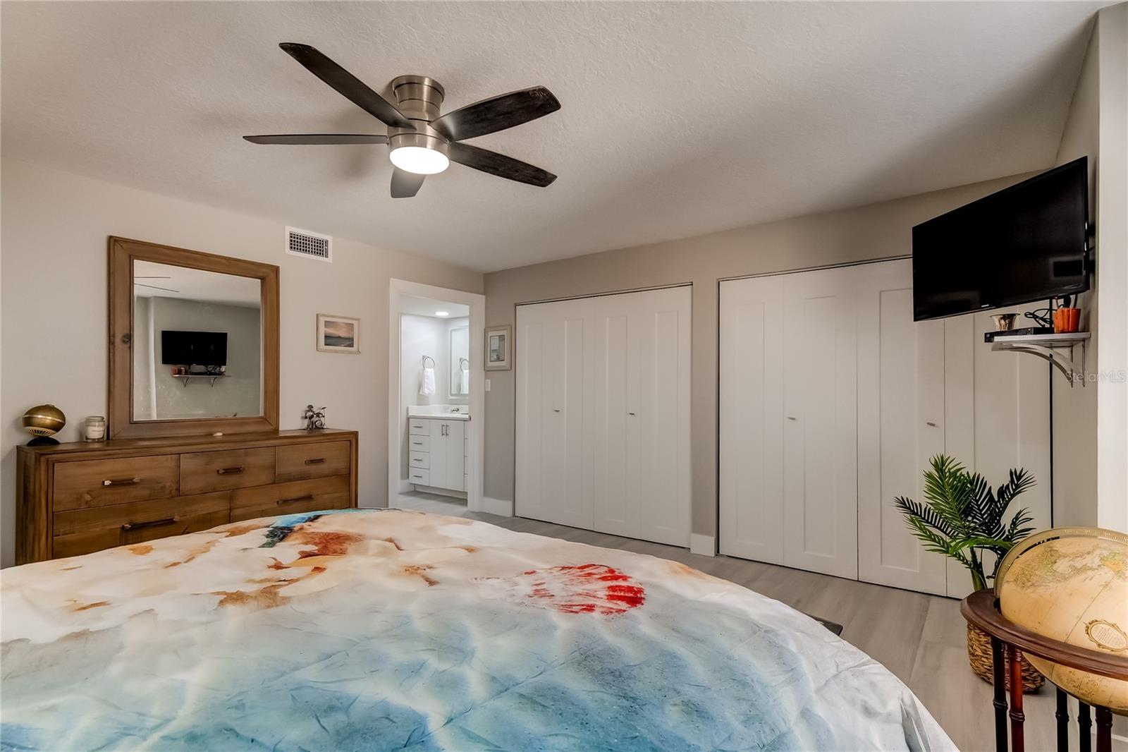 Image 21 of 55 For 440 Gulfview Boulevard 1205