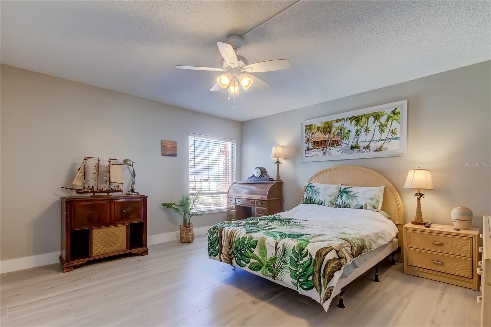 Image 26 of 55 For 440 Gulfview Boulevard 1205