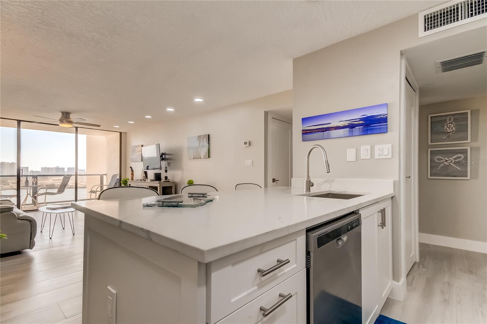 Image 4 of 55 For 440 Gulfview Boulevard 1205