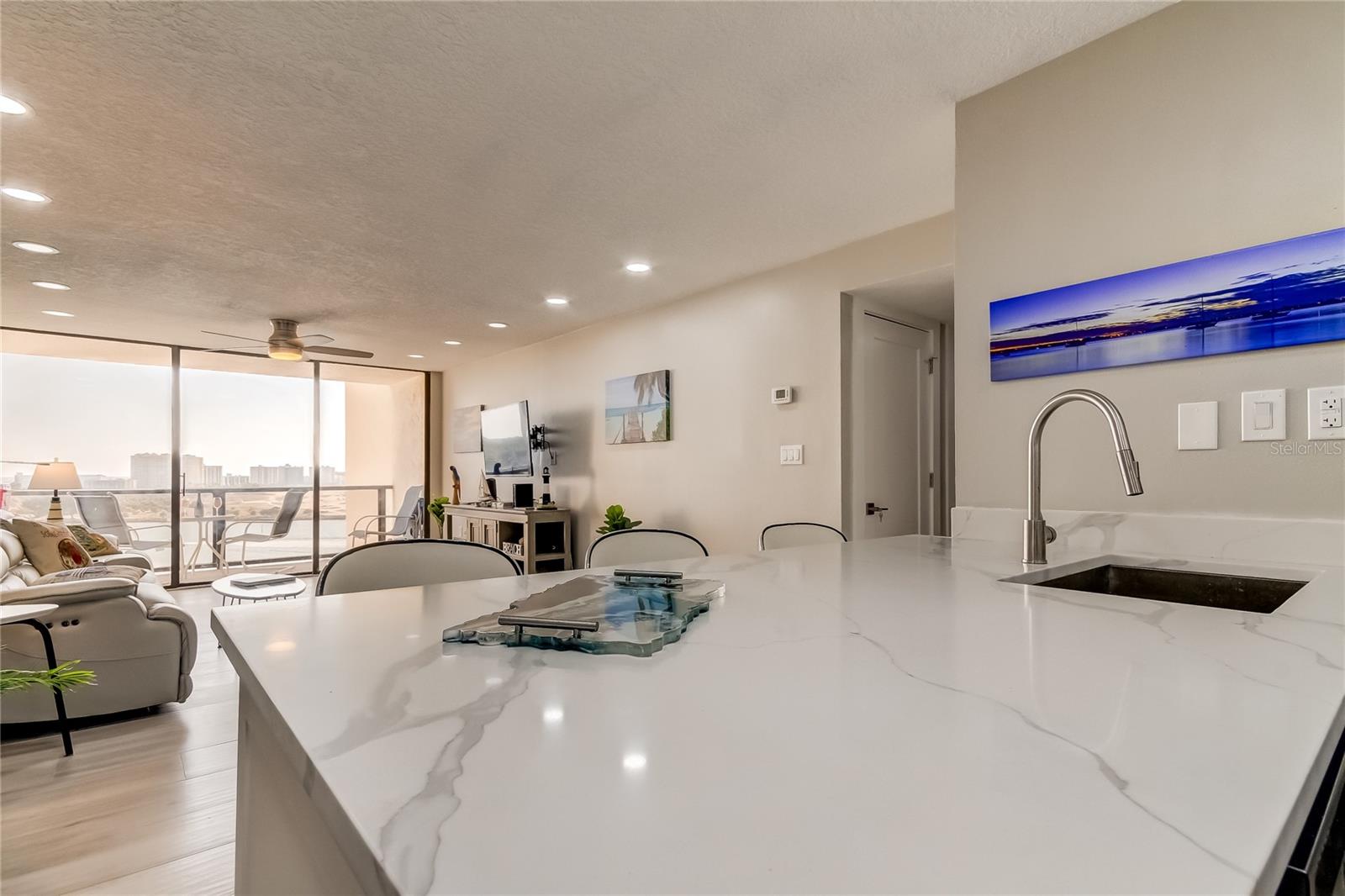 Image 5 of 55 For 440 Gulfview Boulevard 1205