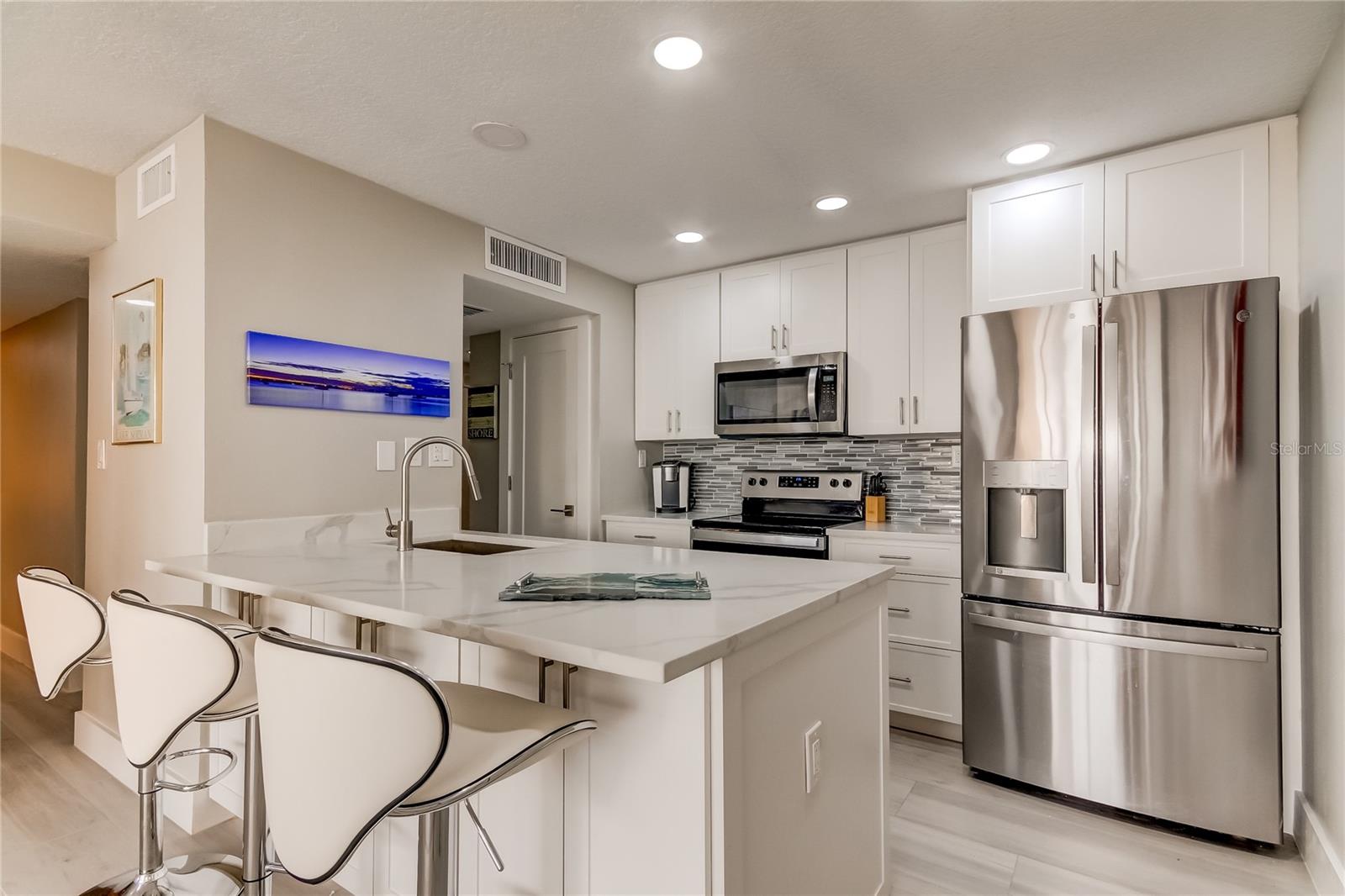 Image 6 of 55 For 440 Gulfview Boulevard 1205