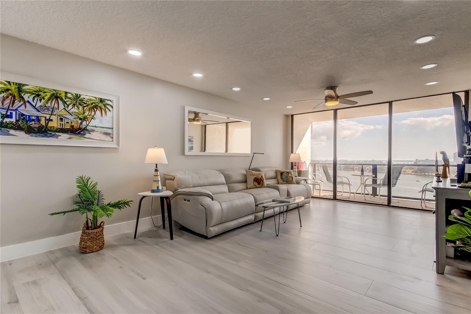 Image 9 of 55 For 440 Gulfview Boulevard 1205